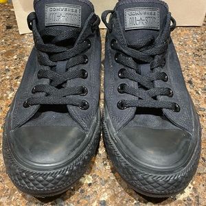 Black Converse All Stars Women’s Size 8